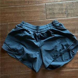 Lululemon Navy Blue hottie hots 4’ size 6